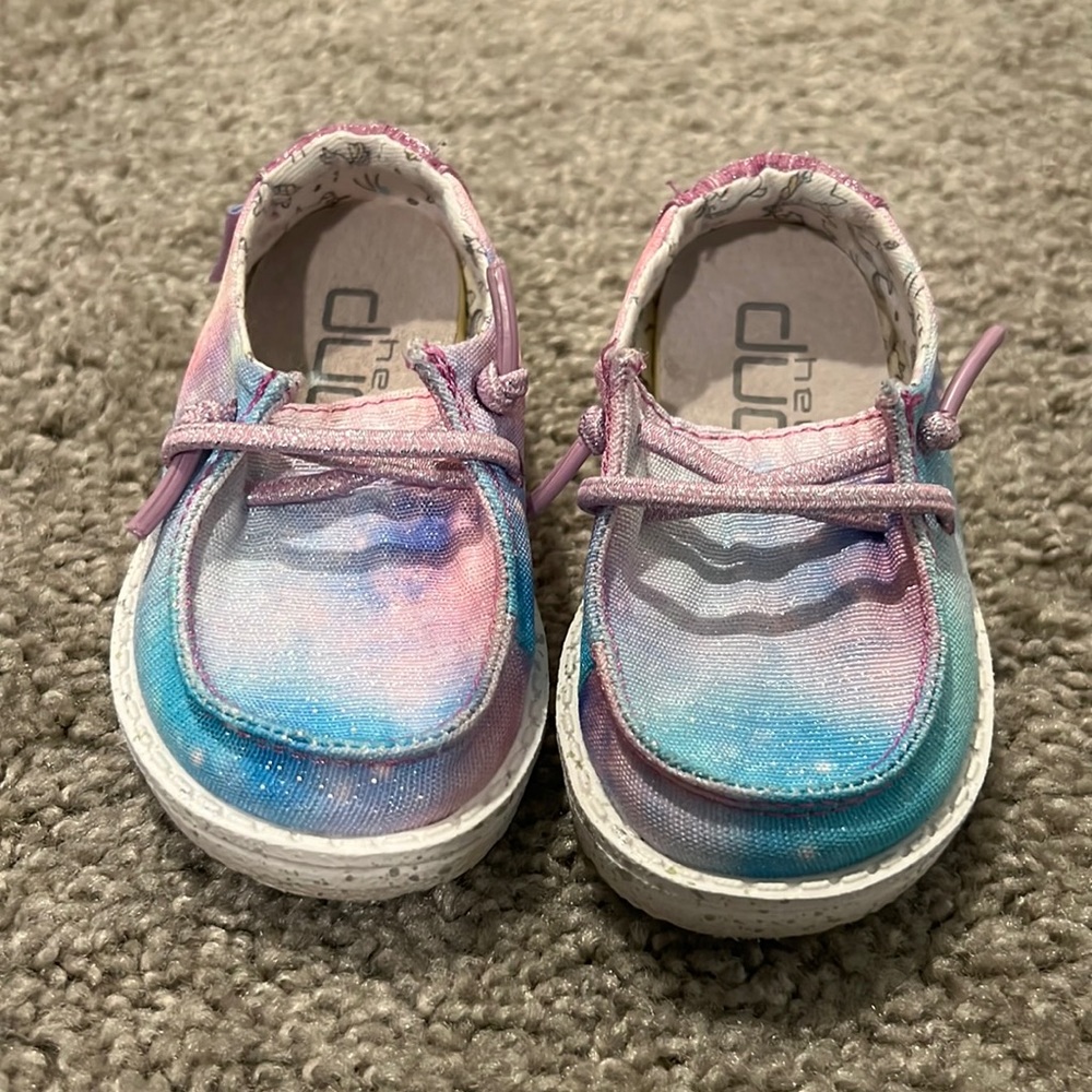 Toddler hey dudes